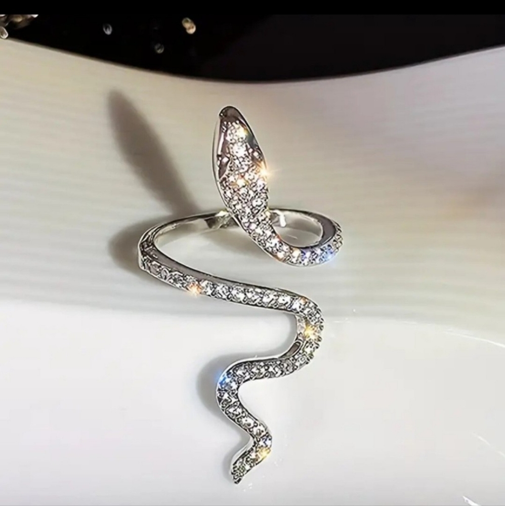 NEW Chic Wrap Rhinestone Silver Snake Ring